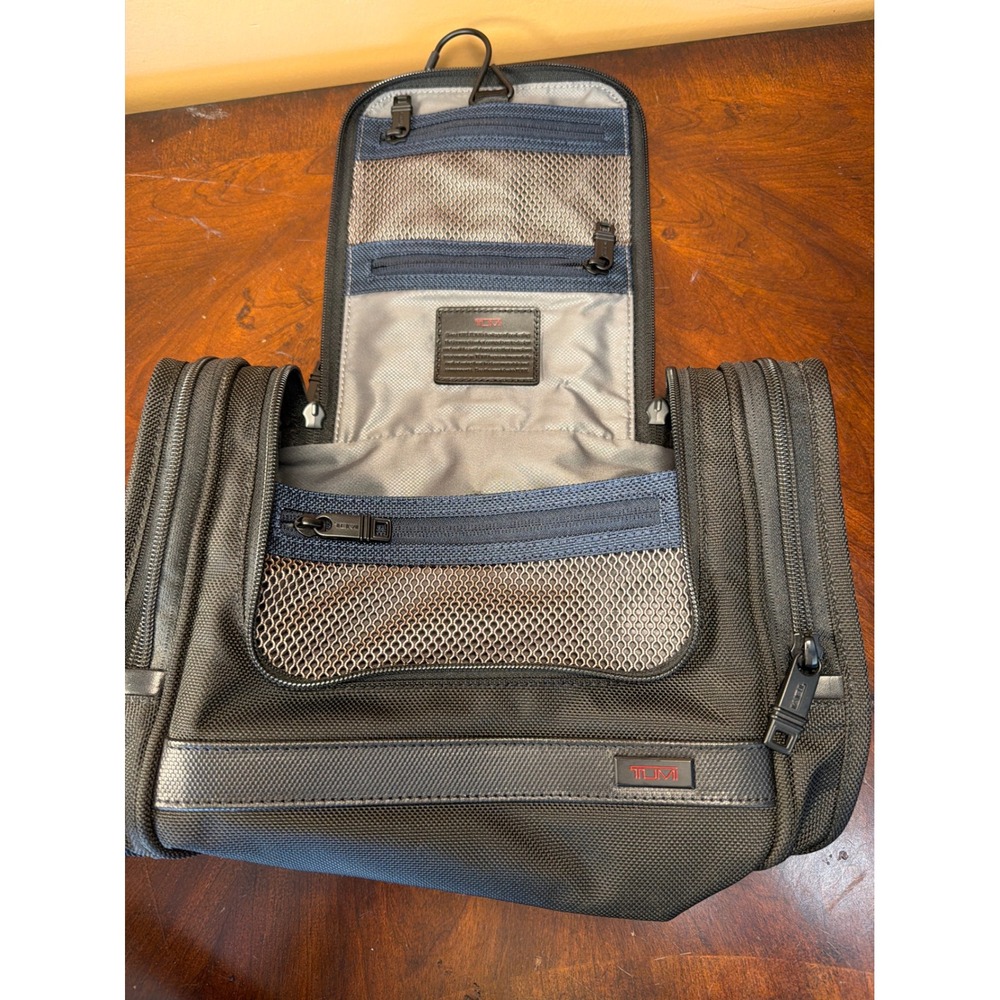Tumi Alpha Hanging Toiletry Kit Black Ballistic Nylon Travel Bag 22191D4